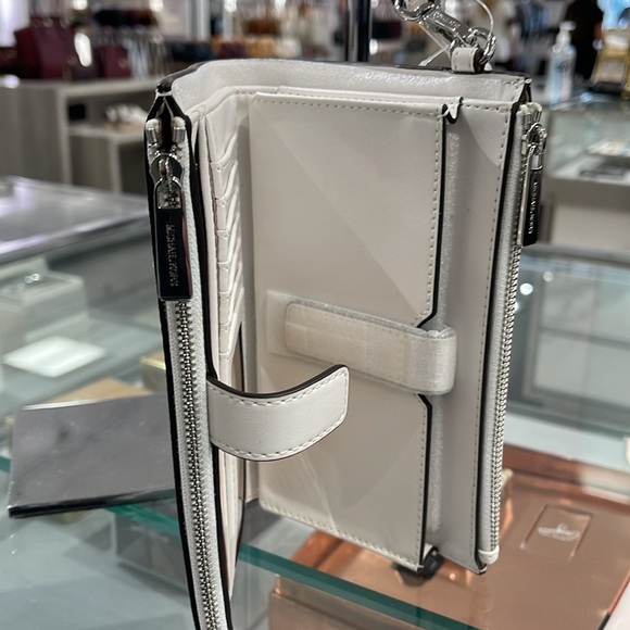 Michael Kors Jet Set Travel Large Double-Zip Wristlet-Wallet-PhoneHolder
NWT - Picture 6 of 16